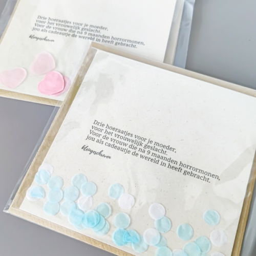 Confettikaartje: 'Drie hoeraatjes voor je moeder'